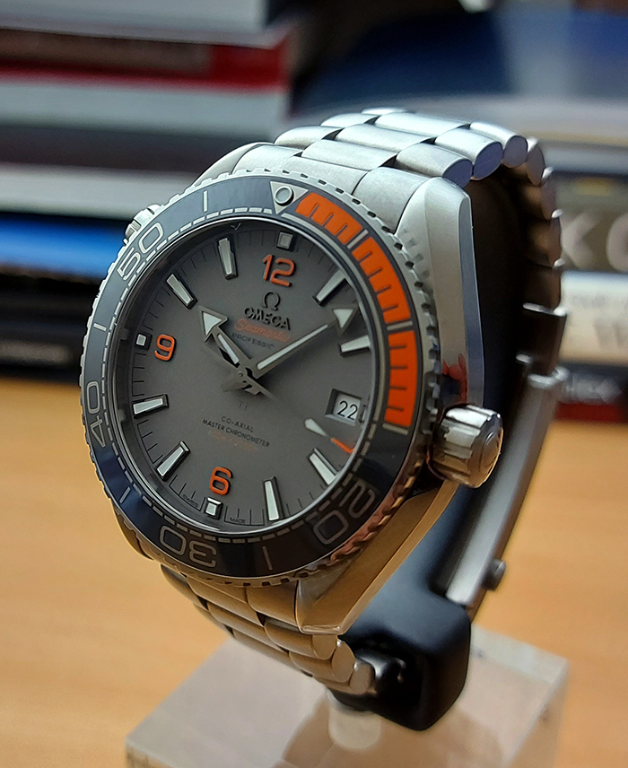 Omega planet outlet ocean titanium